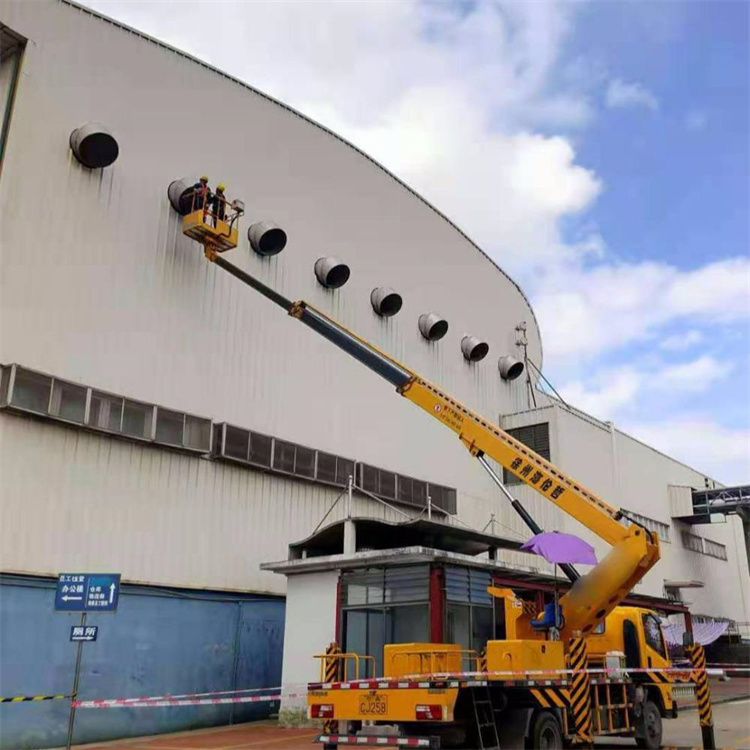 江陵高空作业车出租服务：专业广告牌安装解决方案