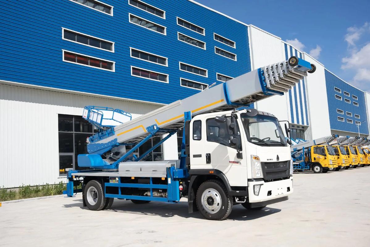 江陵出租云梯车高空作业车 建筑垃圾搬运